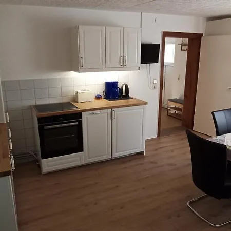 Ferienhaeuschen Kastaniennallee Im Herzen Von Ruegen 펜션 Samtens