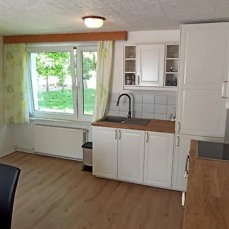 Ferienhaeuschen Kastaniennallee Im Herzen Von Ruegen Holiday home *