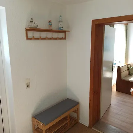 Ferienhaeuschen Kastaniennallee Im Herzen Von Ruegen * Samtens