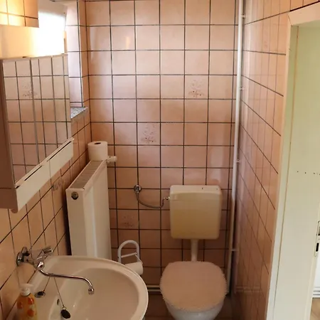 펜션 Ferienhaeuschen Kastaniennallee Im Herzen Von Ruegen *